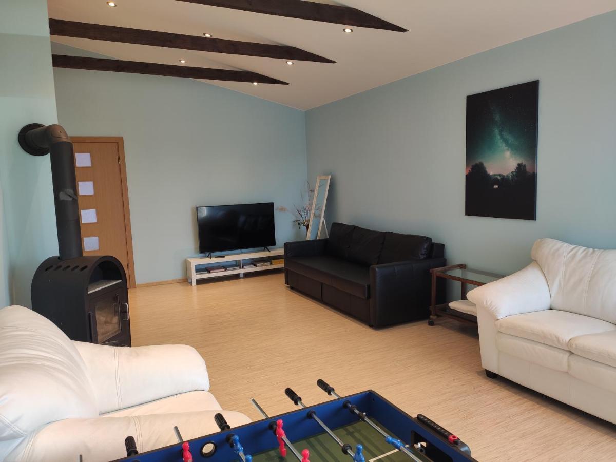 Spacious & Cozy Apartment With Forest View Zapyskis Dış mekan fotoğraf