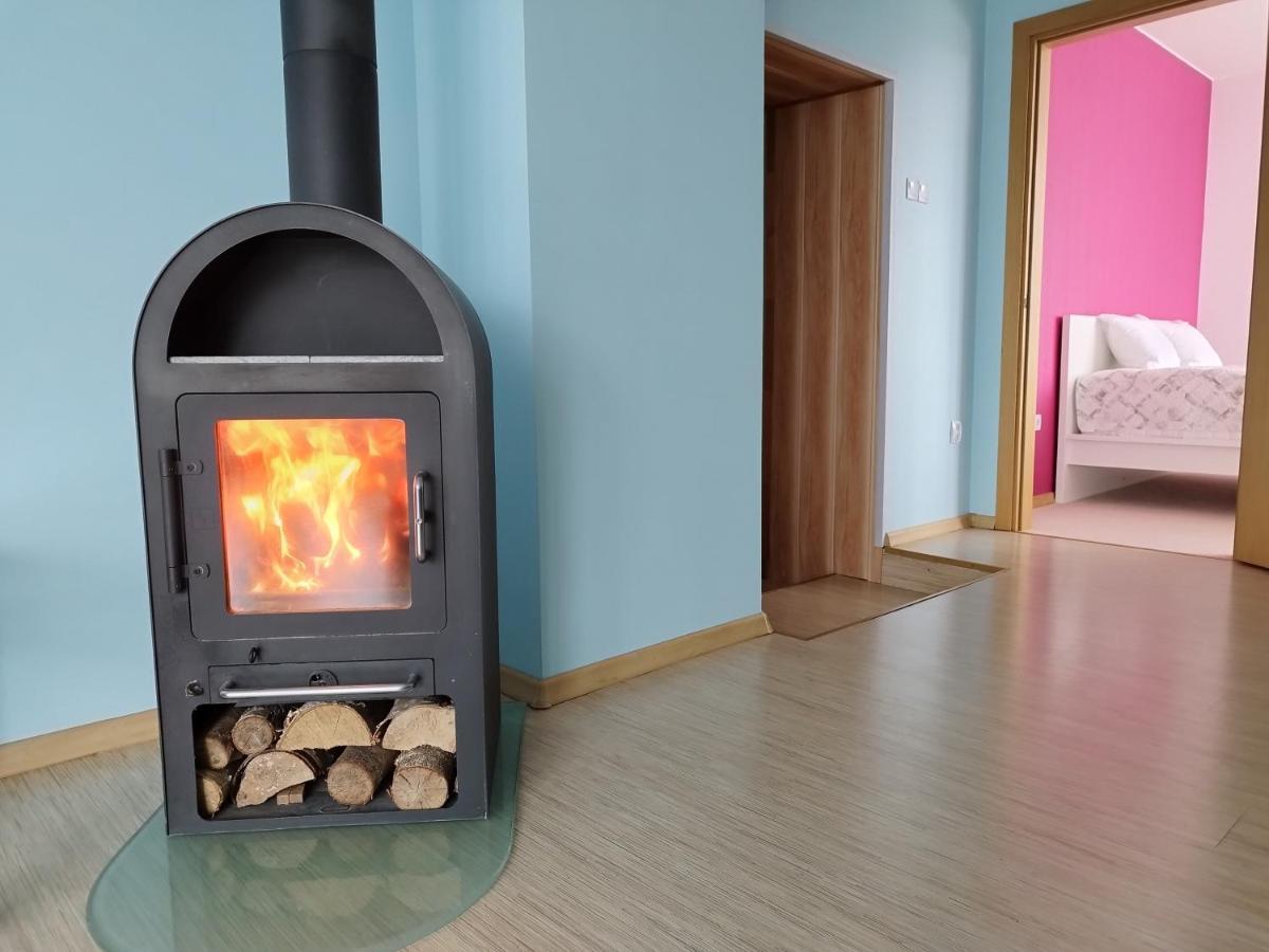 Spacious & Cozy Apartment With Forest View Zapyskis Dış mekan fotoğraf